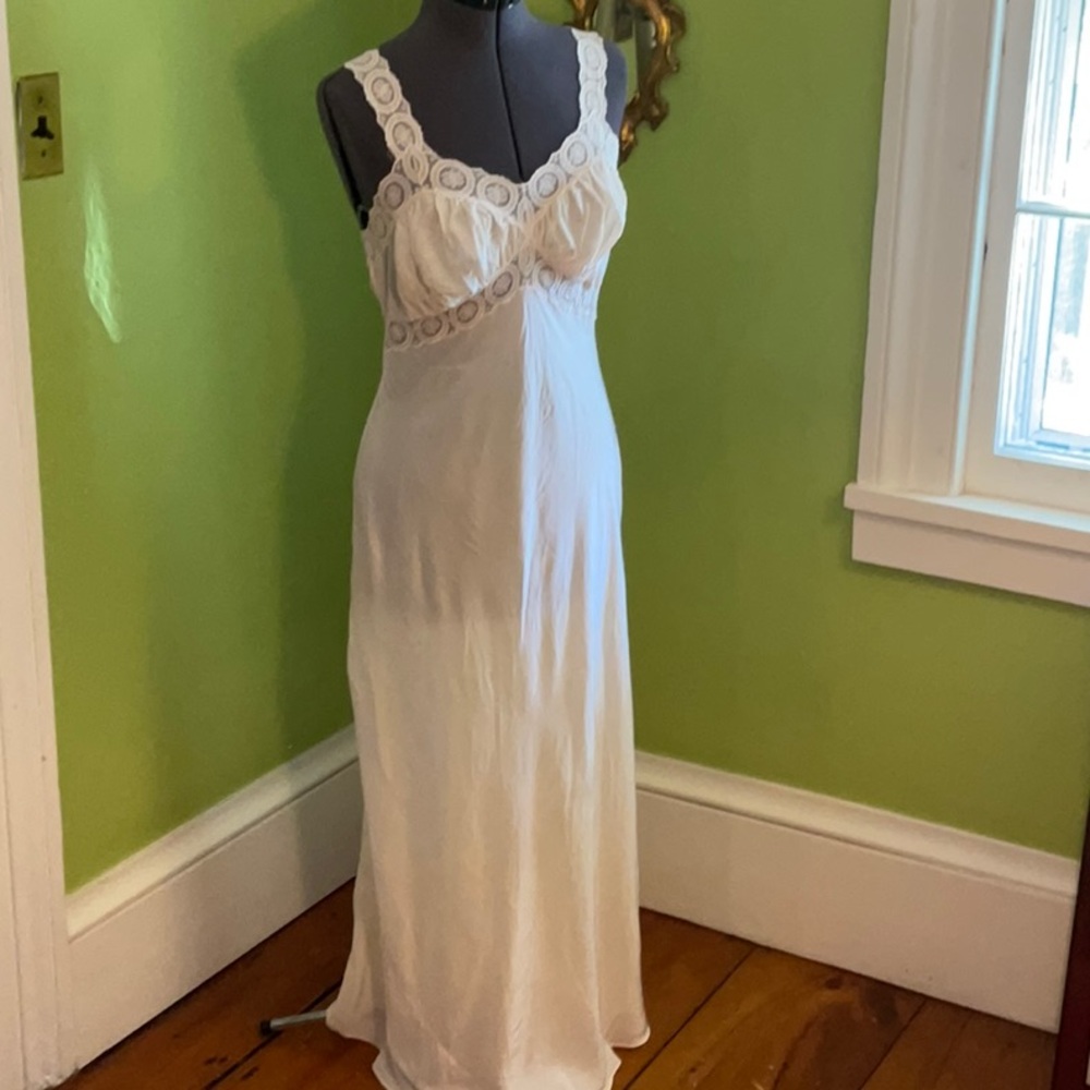 Vintage 30s Juliana rayon nightgown with lace trim